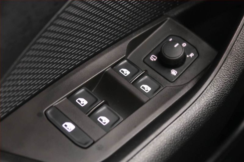 Škoda Octavia (2023) 2.0 TDI, ČR,1.maj, Kůže - fotka 15 z 19