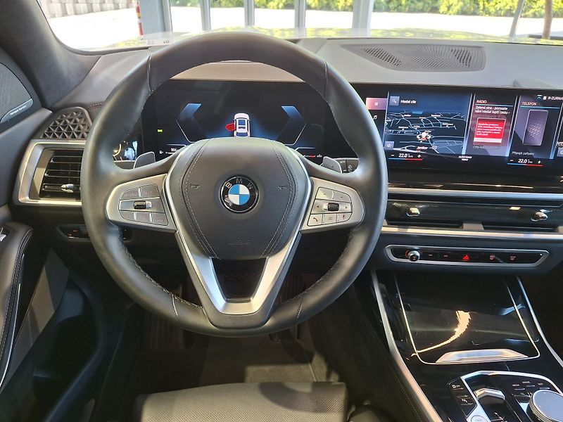 BMW X7 xDrive 40d Individuál - fotka 15 z 31