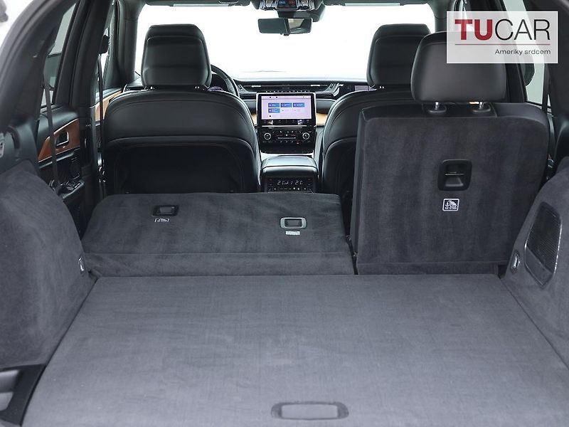 Jeep Grand Cherokee (2022) Summit Reserve 5.7 V8 HEMI  - fotka 37 z 41