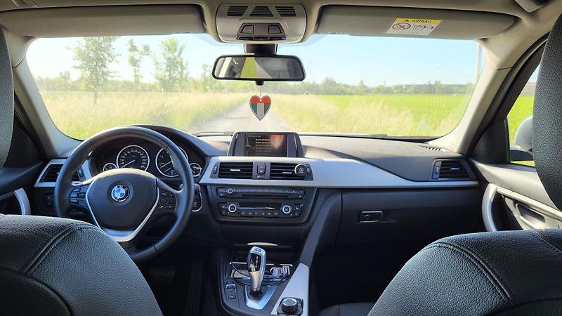 BMW Řada 3  320D XDRIVE   1MAJITEL ČR - fotka 25 z 37