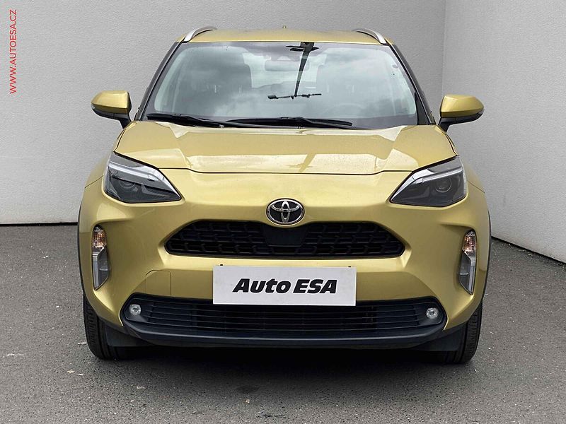 Toyota Yaris Cross (2022) 1.5 VVT-i, 1.maj,ČR, Dynamic - fotka 2 z 20