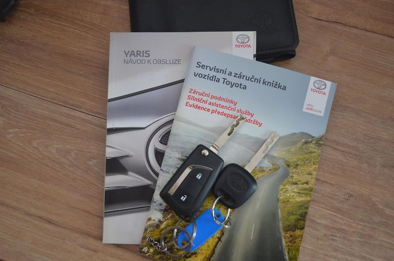 Toyota Yaris (2015) // REZERVOVÁNO //  - fotka 30 z 31
