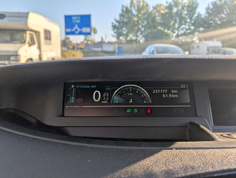 Renault Scénic (2014) NEFUNKČNÍ KLIMA, nová STK - fotka 11 z 17