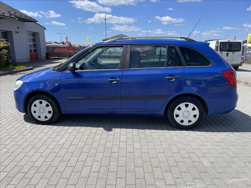 Škoda Fabia 1,4 i 63kw Ambiente ESP Tažné - fotka 2 z 30