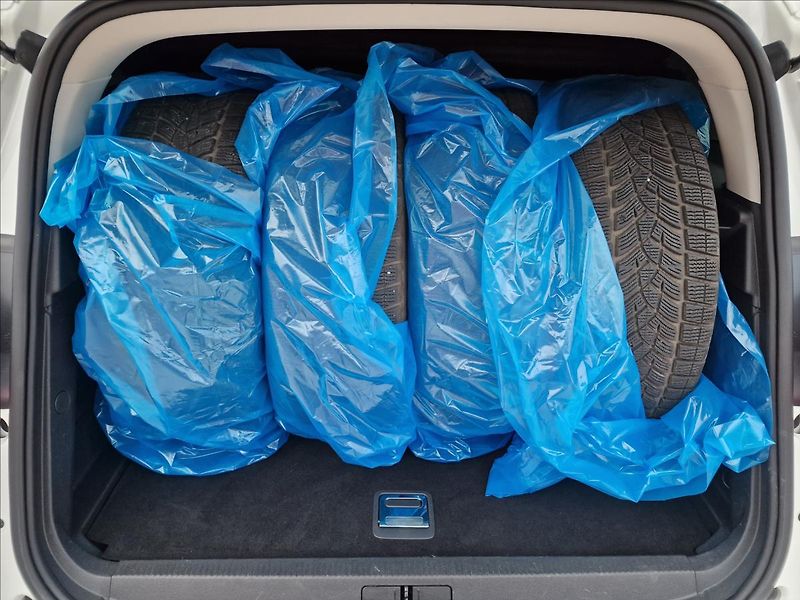 Citroën C5 Aircross 1.6 HYBRID 225 EAT8 FEEL PACK - fotka 16 z 48