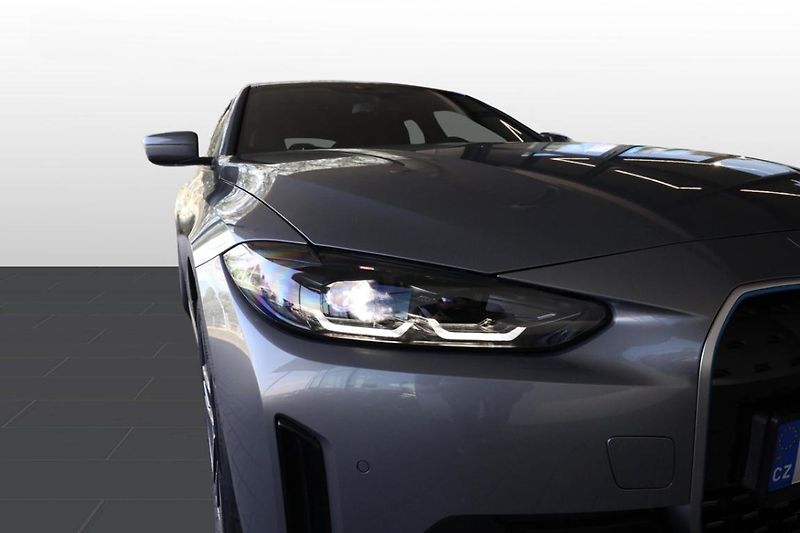 BMW i4 eDrive40 Gran Coupé - fotka 21 z 24
