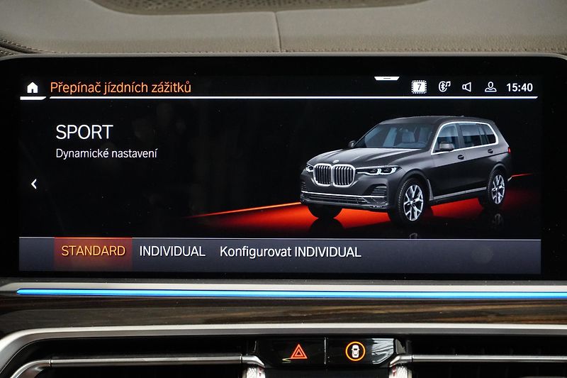 BMW X7 Xdrive40d,1MAJ,ČR,DPH,Tažné - fotka 44 z 45