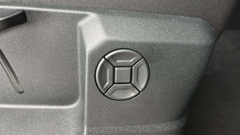 Audi Q3 2.0 35TDI S Tronic - fotka 21 z 24