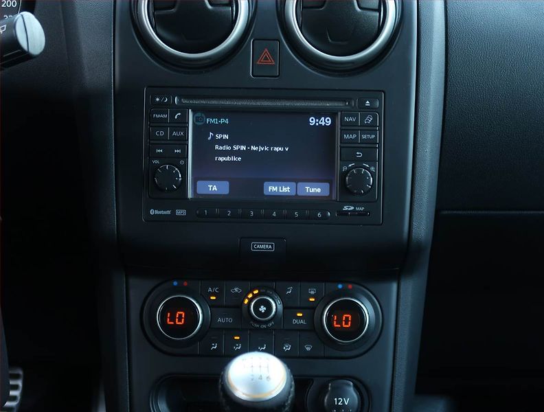 Nissan Qashqai (2012) 1.5 dCi, Tempomat - fotka 12 z 21