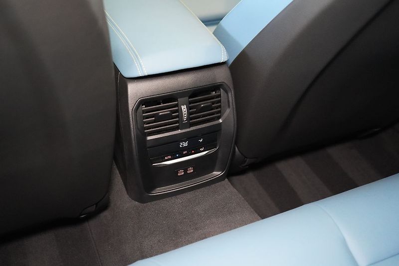 BMW M3 Competition xDrive, Ventilace - fotka 48 z 50