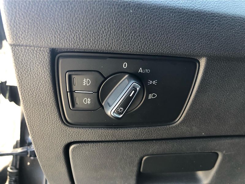 Volkswagen Passat Business 2.0 TDI 110kW DSG Var - fotka 16 z 28