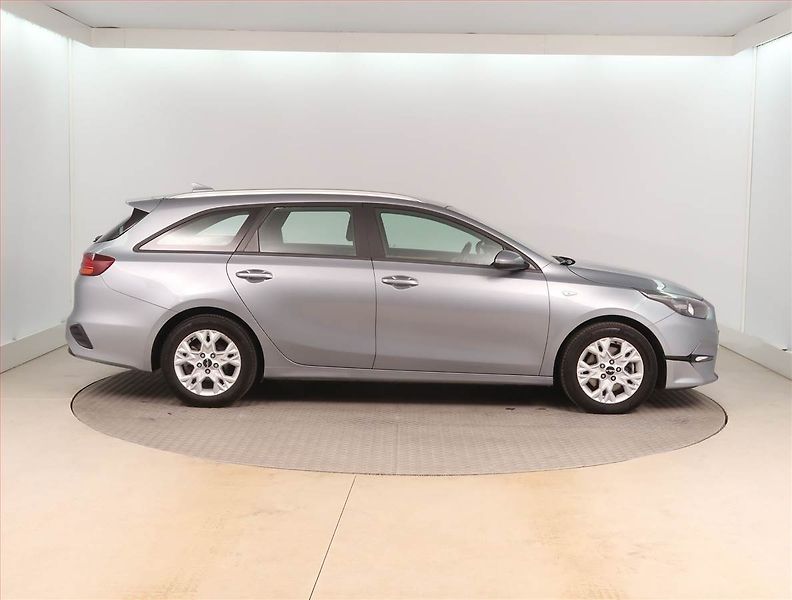 Kia Ceed (2023) Spin 1.0 T-GDI, SPIN, DPH - fotka 6 z 15