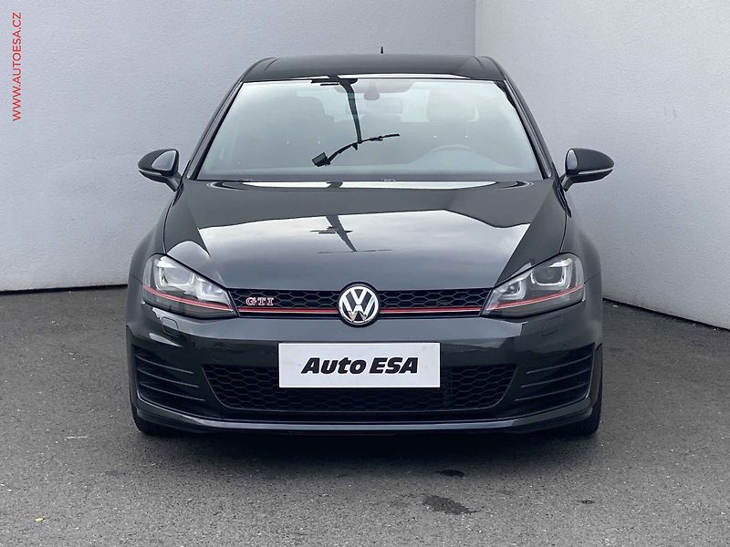 Volkswagen Golf (2015) 2.0 TFSi, GTi, DSG - fotka 2 z 18