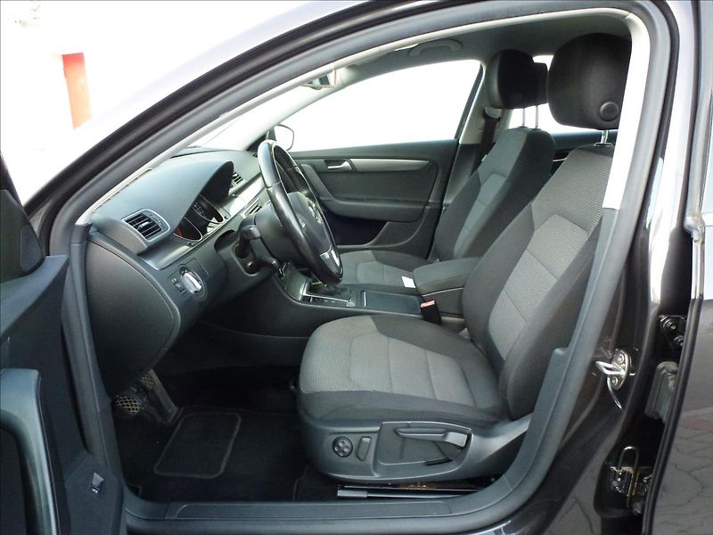 Volkswagen Passat 1,6 TDI Serviska, TOP STAV !!! - fotka 16 z 60