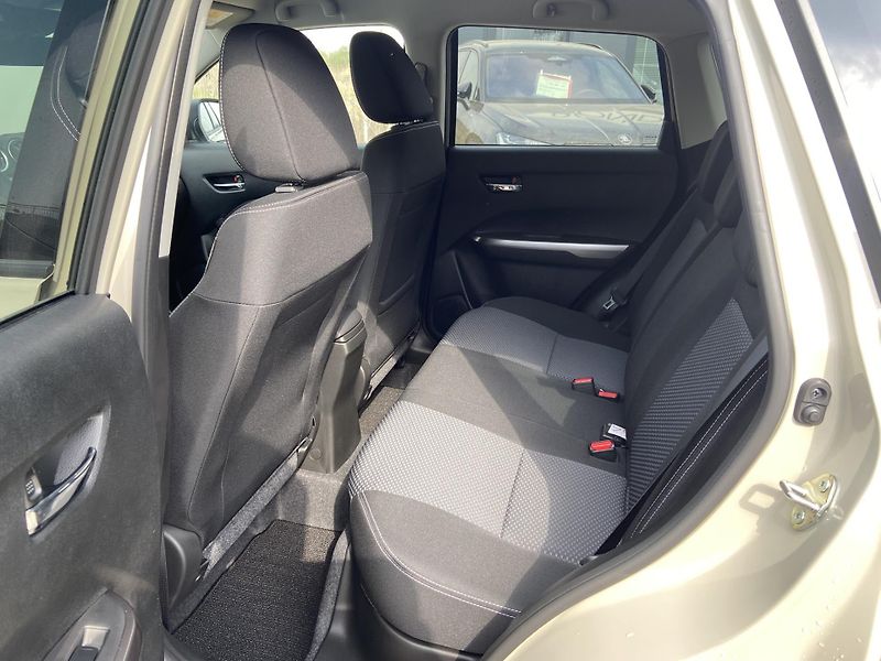 Suzuki Vitara 1.4 BoosterJet 81kW Premium - fotka 11 z 20