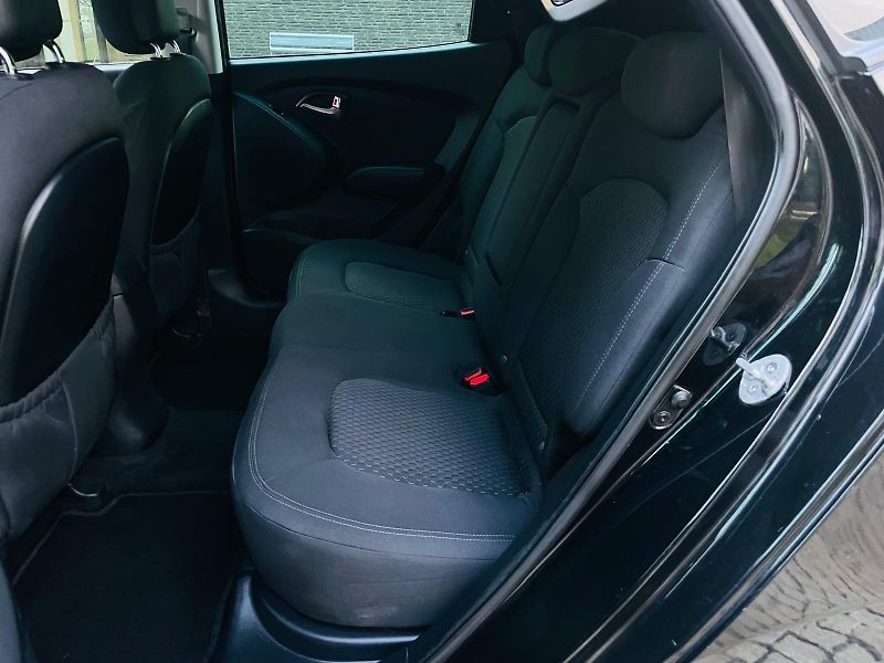 Hyundai ix35 2.0i MANUÁL VÝHŘEV TAŽNÉ - fotka 34 z 43