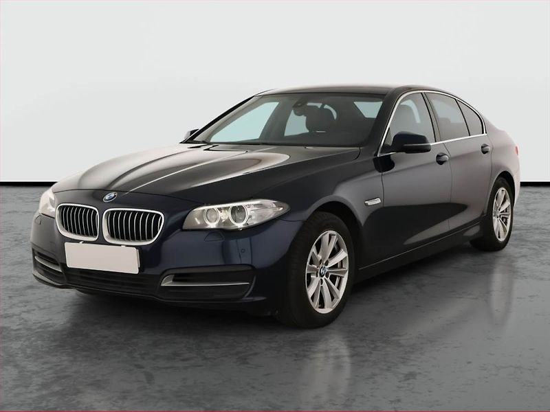 BMW Řada 5 (2015) 520d xDrive, 4X4, Automat - fotka 2 z 20