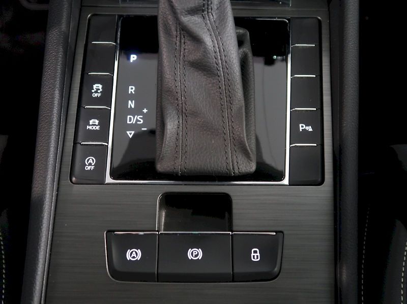 Škoda Superb (2022) STYLE 2.0TDI 147KW 4x4 DSG TAŽ - fotka 35 z 44