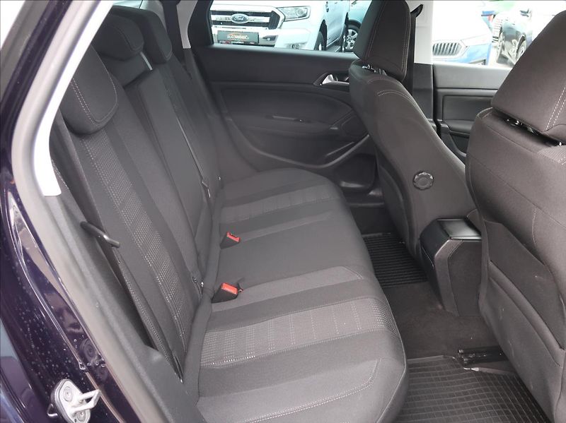 Peugeot 308 2,0 BHDi,110kW,BusinessLine - fotka 19 z 24