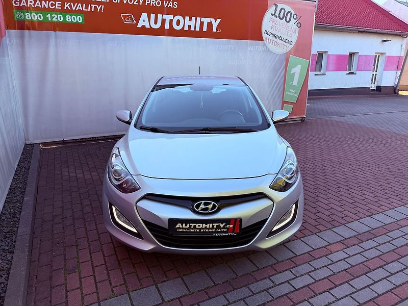 Hyundai i30 1.4 CVVT Trikolor, ČR - fotka 2 z 22