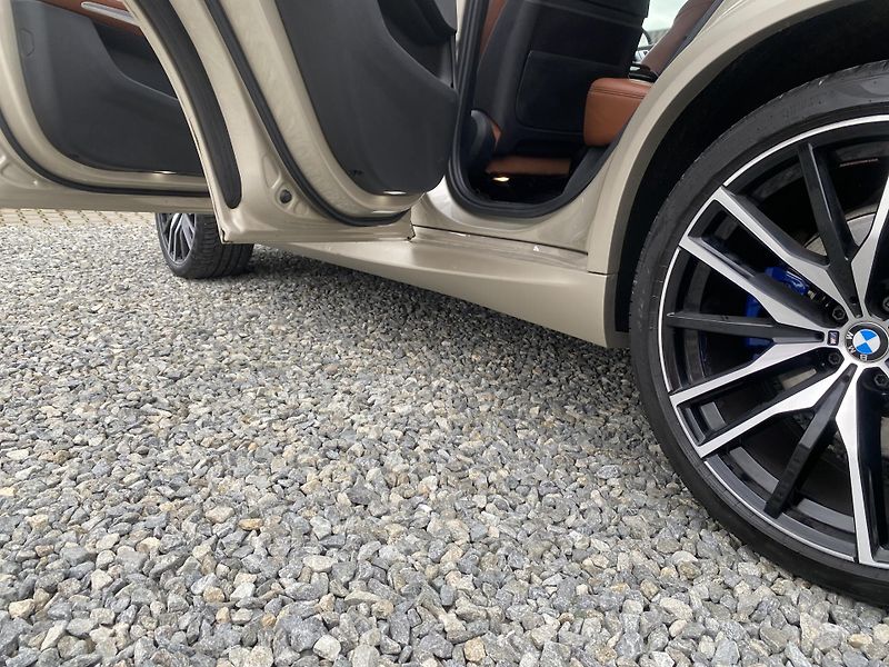 BMW X5 M50XD 4x4 400PS CZ DPH FULL 1A - fotka 106 z 171