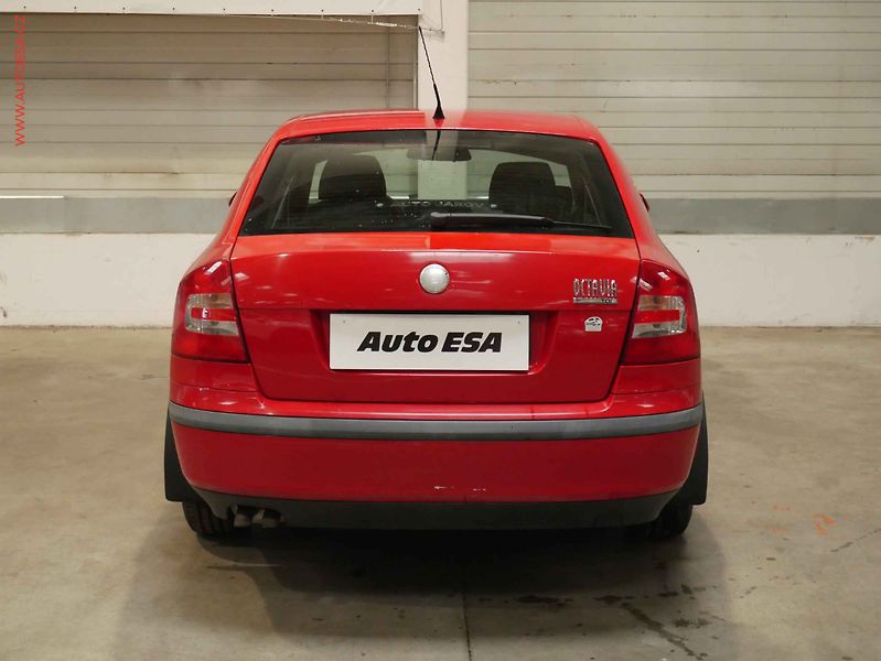 Škoda Octavia (2005) 1.9TDi, 2.maj,ČR, Ambiente - fotka 5 z 14