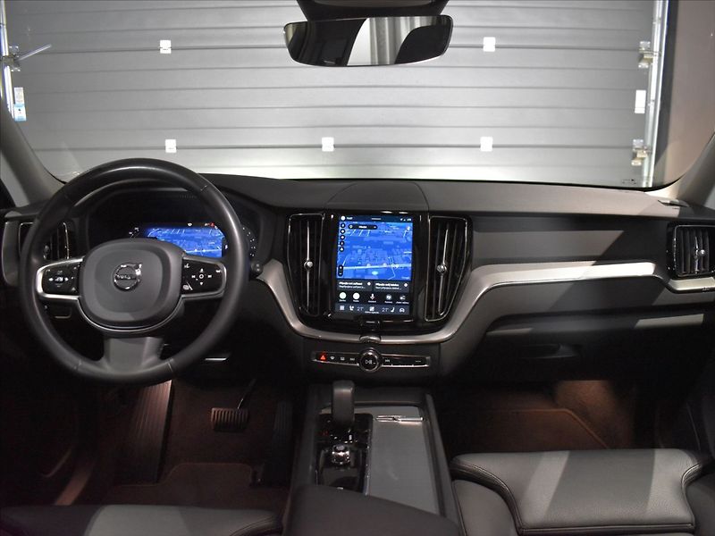 Volvo XC60 2,0 B4 AWD PLUS tažné,Bezklíč - fotka 15 z 24
