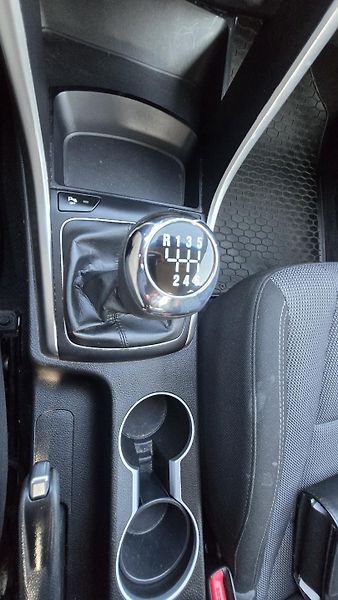 Hyundai i30 1.6GDI STYLE  99KW - fotka 35 z 44