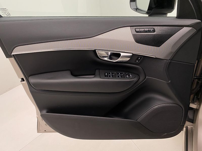 Volvo XC90 B5 AWD DARK PLUS AUT REZERVACE - fotka 7 z 49