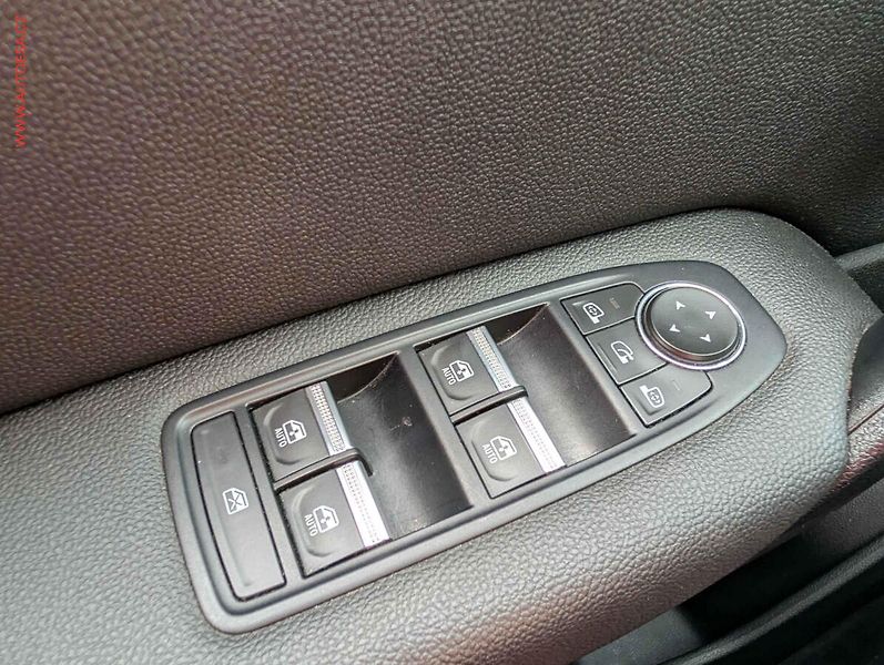 Renault Captur (2021) 1.0TCe, 1.maj,ČR, LED - fotka 12 z 20