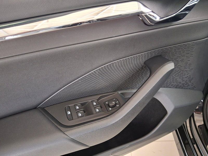 Škoda Octavia (2022) Combi Style Plus DSG 2,0TDi 11 - fotka 33 z 35