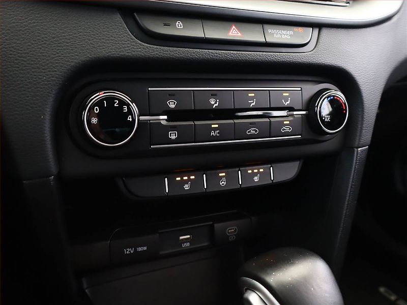 Kia Ceed (2023) 1.5 T-GDI, Automat, ČR,1.maj - fotka 14 z 18