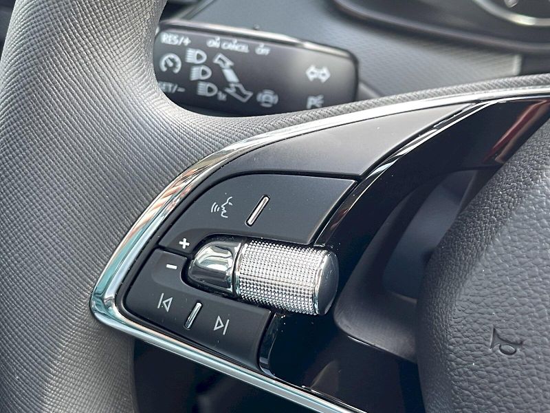 Škoda Kamiq (2023) 1.0 TSI 81 kW Fresh Ambition P - fotka 8 z 32