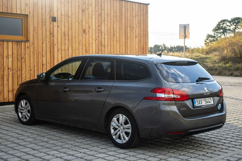 Peugeot 308 - fotka 7 z 36