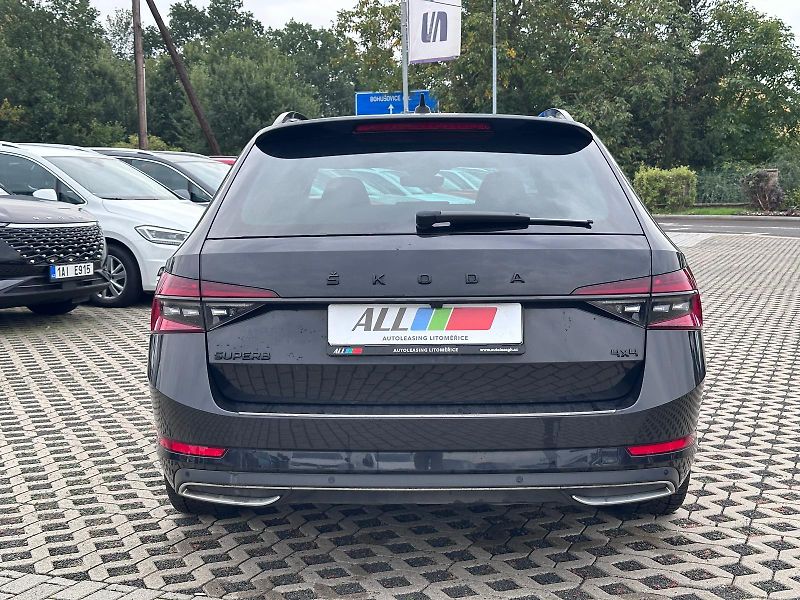 Škoda Superb COMBI 2,0 TDI 4x4 SPORTLINE - fotka 8 z 18