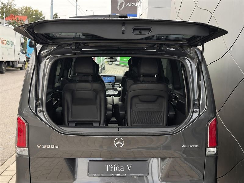 Mercedes-Benz Třídy V 2,0 300 d / Exclusive / XL / 4 - fotka 26 z 26