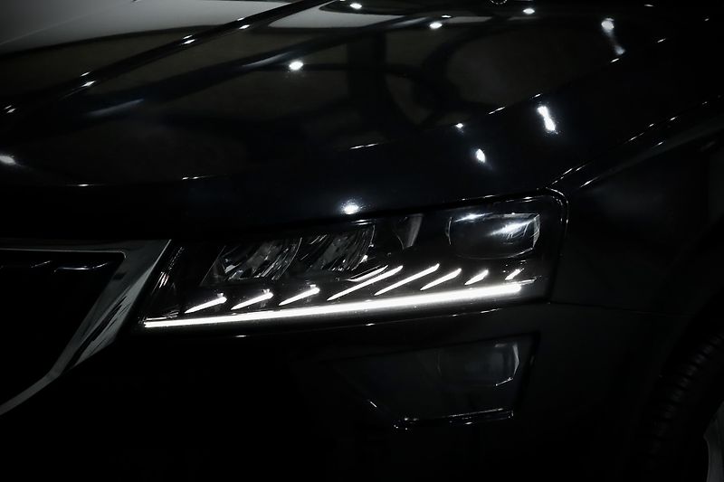 Škoda Karoq 1.5 TSI 110 kW - fotka 10 z 38