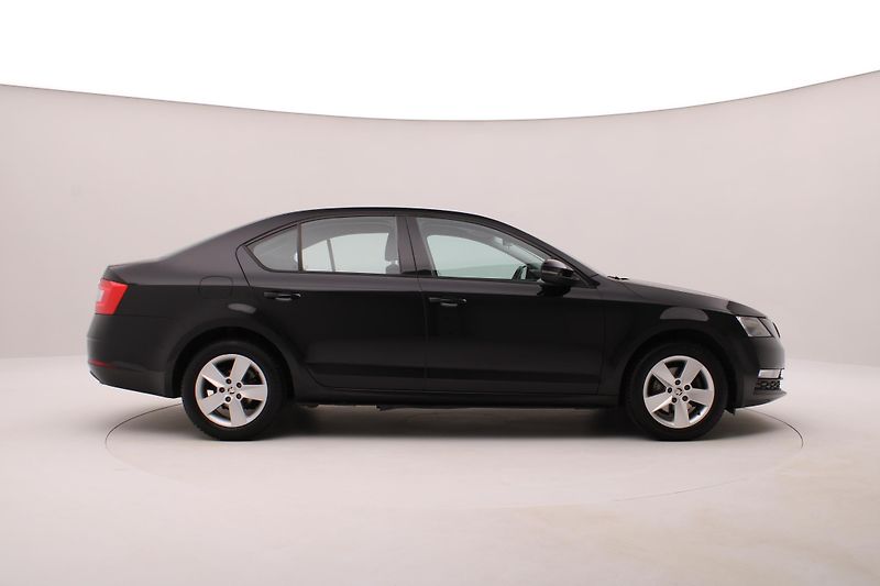 Škoda Octavia 1.4TSI AMBITION CZ REZERVACE - fotka 13 z 35