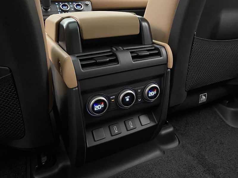Land Rover Defender (2026) D350 X-DYNAMIC HSE AWD AUT - fotka 48 z 56