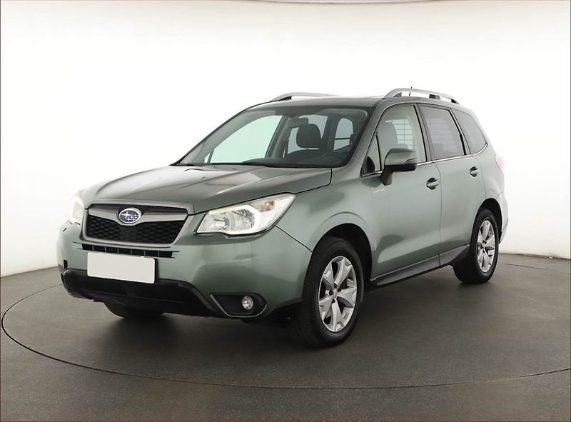 Subaru Forester (2014) 2.0 d, 4X4, Xenony, Tempomat - fotka 2 z 14