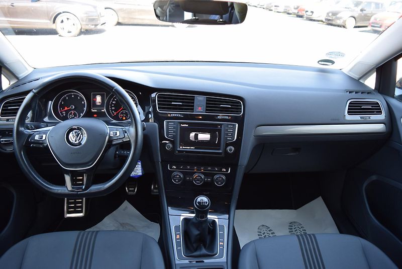 Volkswagen Golf Variant (2016) 1.4TSI 110kw CLBMT ALLSTAR - fotka 17 z 47
