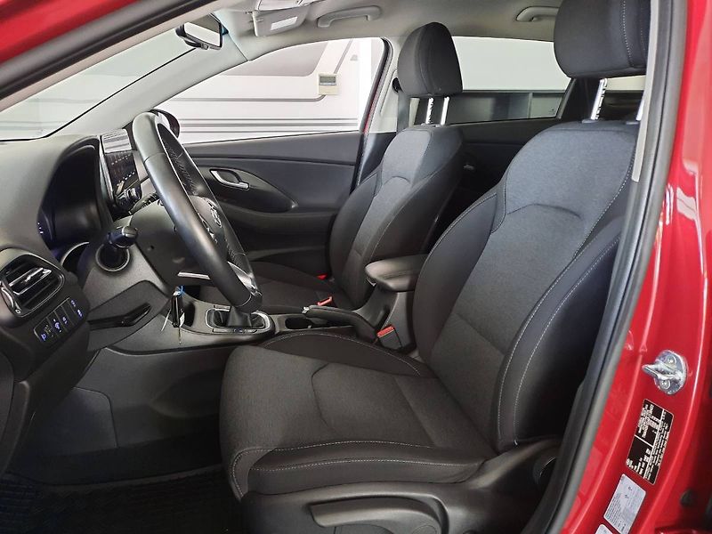 Hyundai i30 (2023) WG 1.5 T-GDI (117kW/159k) - fotka 7 z 20