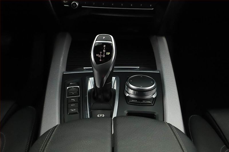 BMW X5 (2017) xDrive30d - fotka 10 z 22