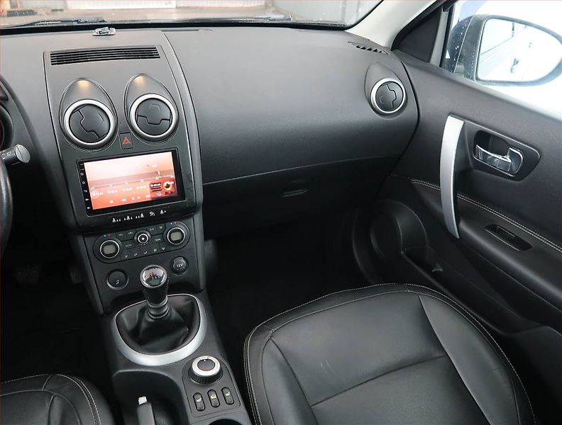 Nissan Qashqai (2007) 2.0, 4X4, Navi, Tempomat - fotka 8 z 19
