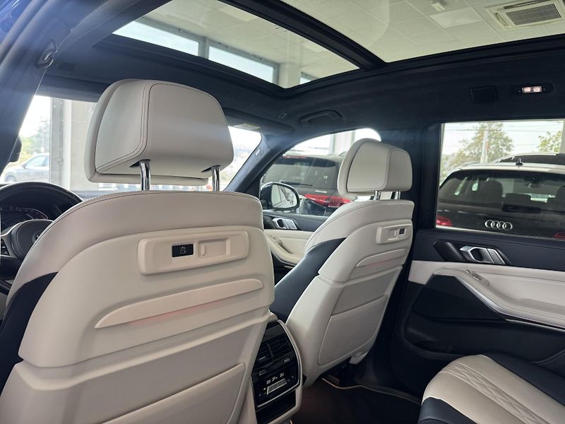 BMW X7 (2022) xDrive 40d M Sports - fotka 19 z 42