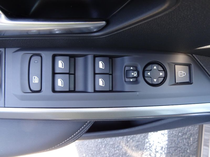 Peugeot 3008 (2026) BUSINESS Hybrid 145k e-DCS6 - fotka 15 z 45