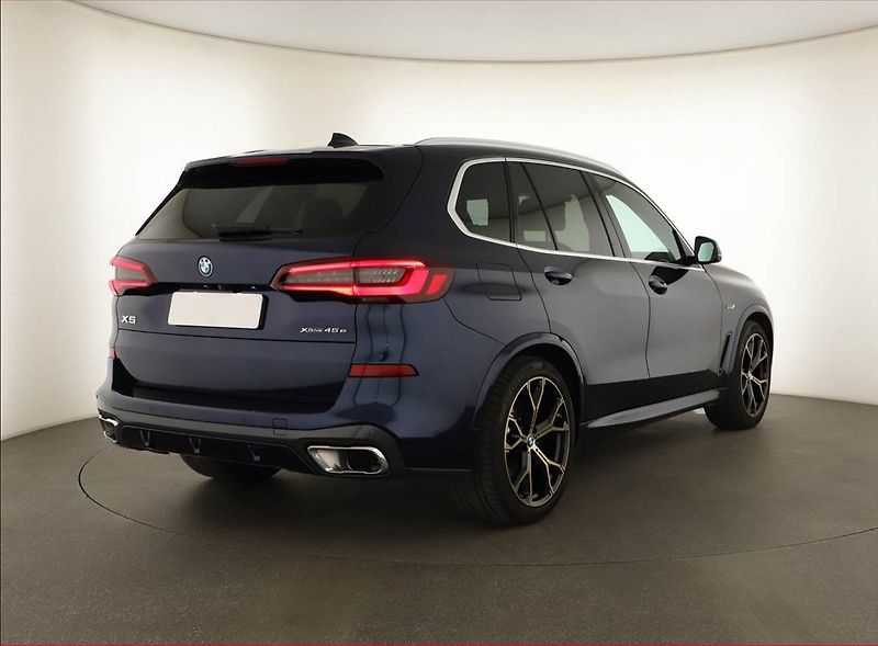BMW X5 (2023) xDrive45e iPerf. - fotka 5 z 22