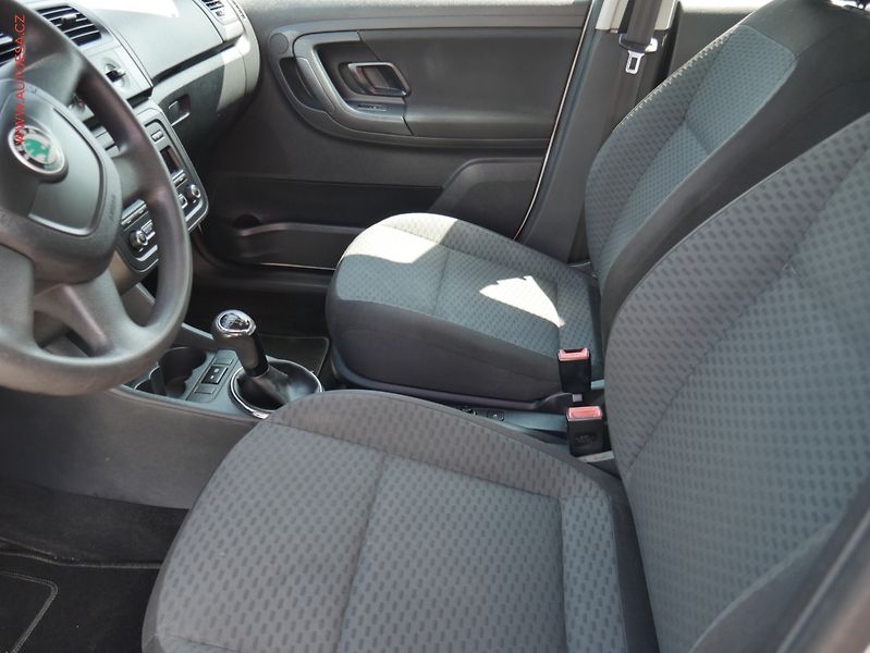 Škoda Fabia (2012) 1.6 TDi, Ambiente - fotka 9 z 17