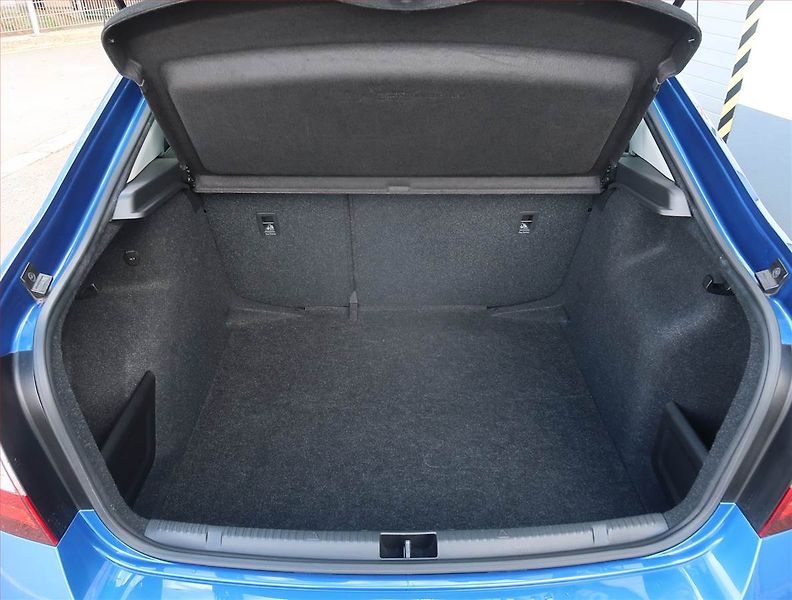 Škoda Rapid (2019) 1.0 TSI, Park. senzory - fotka 13 z 17