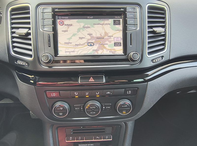 Seat Alhambra (2021) 1.4 TSI DSG 110KW/ NAVI/KAMERA - fotka 38 z 58